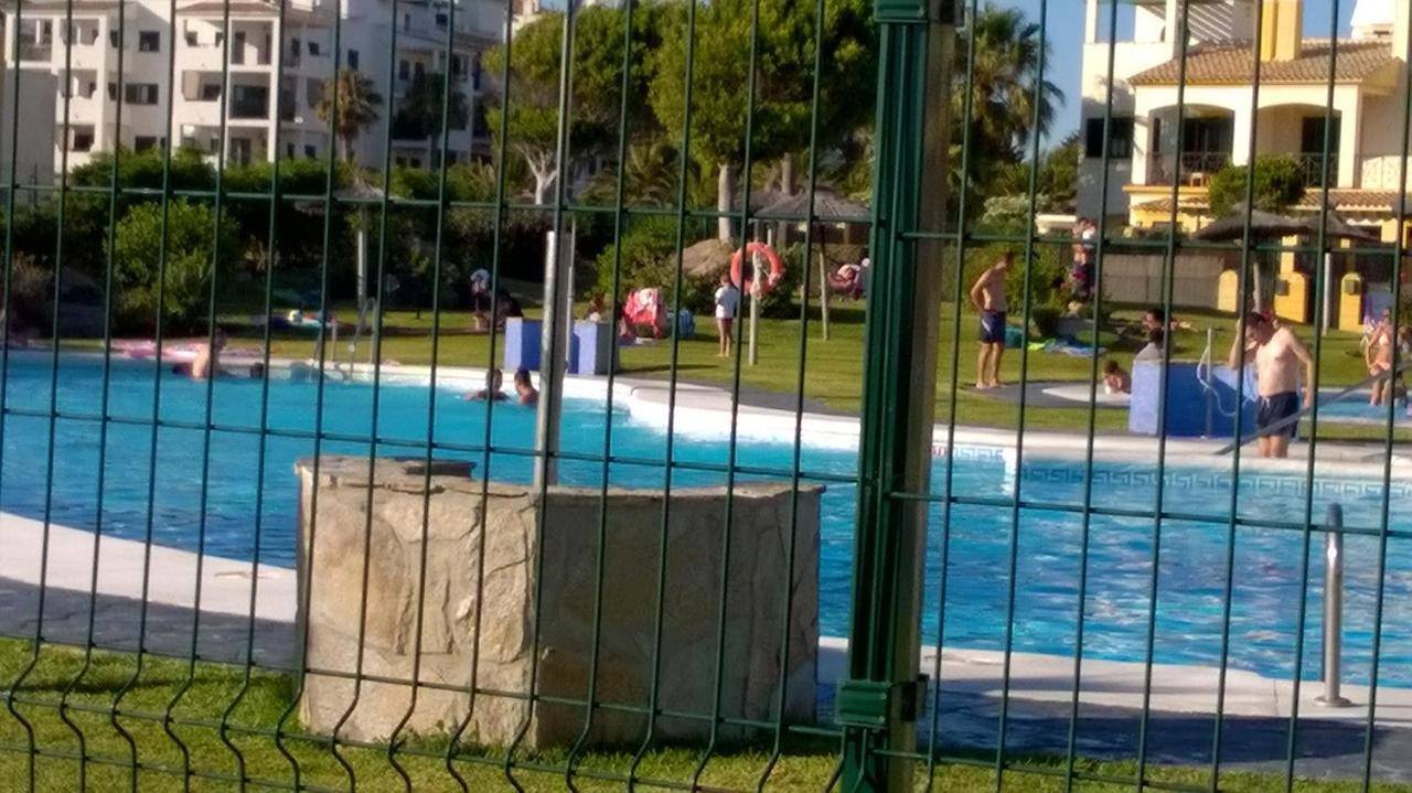 Atlanterra Bajo. Salida Directa. Urbanizacion De Lujo. Piscinas Canchas Padel. Wifi Y A/A Захара-де-лос-Атунес Экстерьер фото