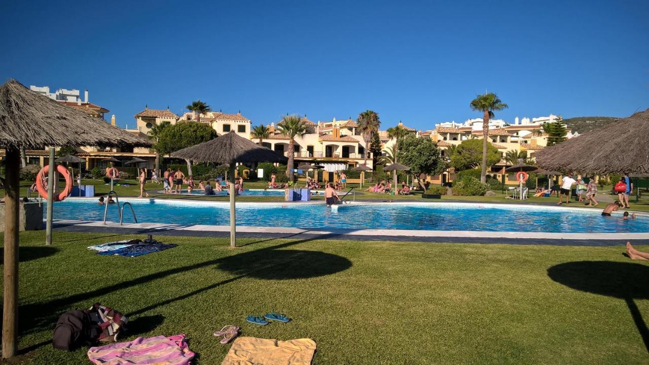 Atlanterra Bajo. Salida Directa. Urbanizacion De Lujo. Piscinas Canchas Padel. Wifi Y A/A Захара-де-лос-Атунес Экстерьер фото